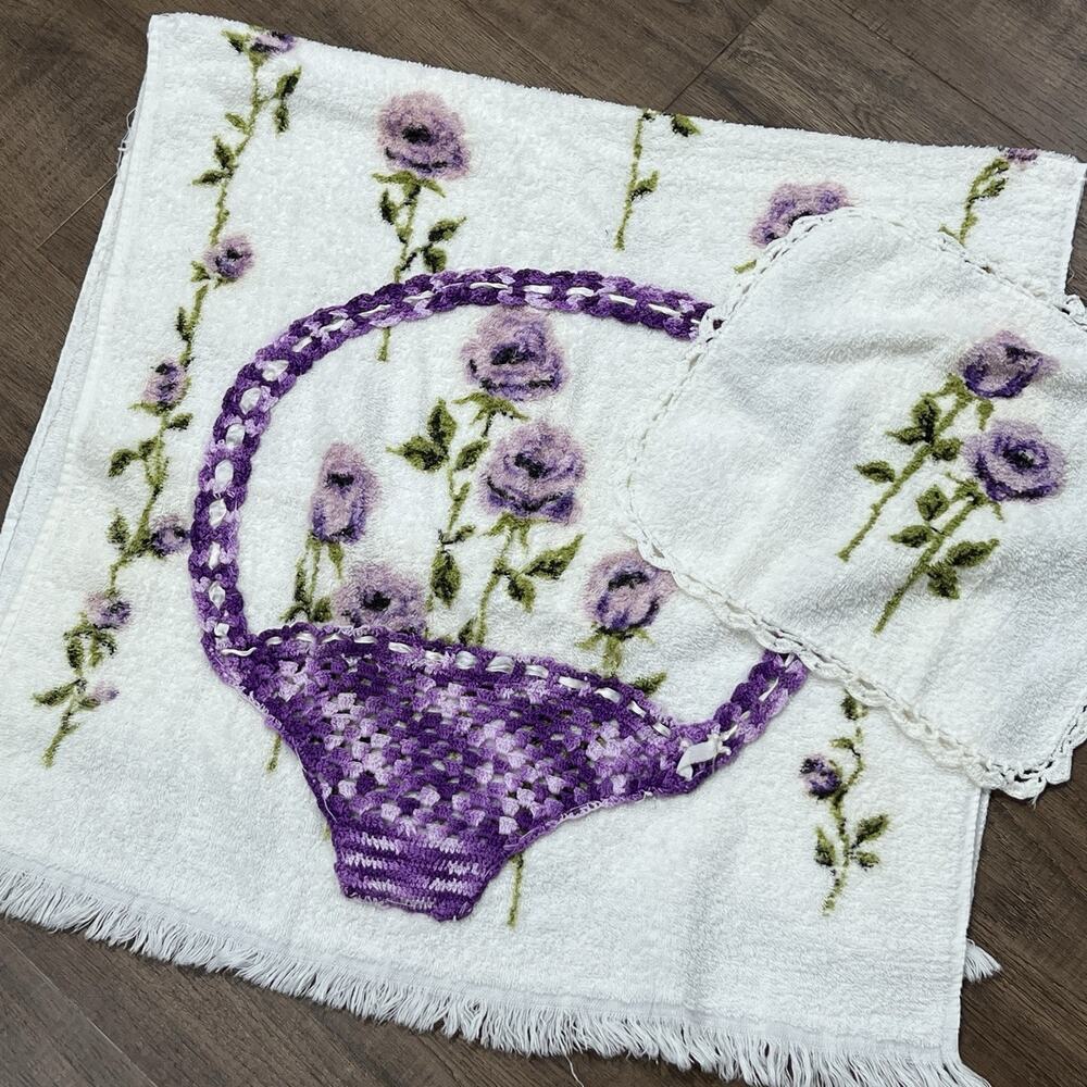 Vtg Purple Rose Sears Bath Towel Washcloth Set Crocheted Basket Cottage 46"